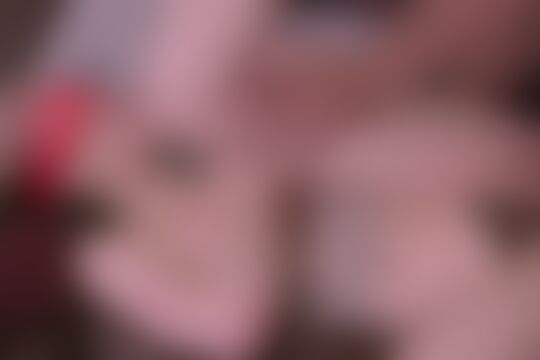 'Augenbinde'-Szene aus Kasey Warner mit Augenbinde für den Riesenschwanz von Ramon Nomar