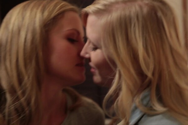 'Park'-Szene aus Satine Spark & Sicilia - Frauen lieben Frauen 2