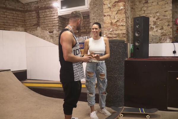 'Facial'-Szene aus Christy Ley - Skaten & Ficken