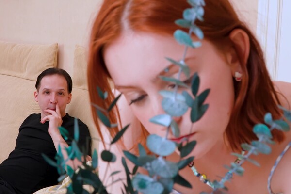 'Petite'-Szene aus Fergy Croak - Sweet, Petite & Just A Treat!