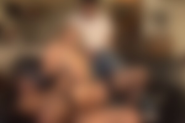 'Office'-Szene aus Emy Russo & Tiffany Doll - Büro Stuten