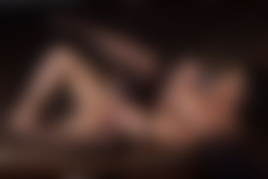 'Sekretärin'-Szene aus Die aufregende schwarzhaarige MILF Mariska verführt ihren sehr jungen Büro Kollegen