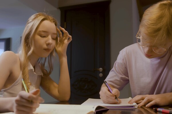 'Teen (18)'-Szene aus Mirka Grace - Pounding Petites 2