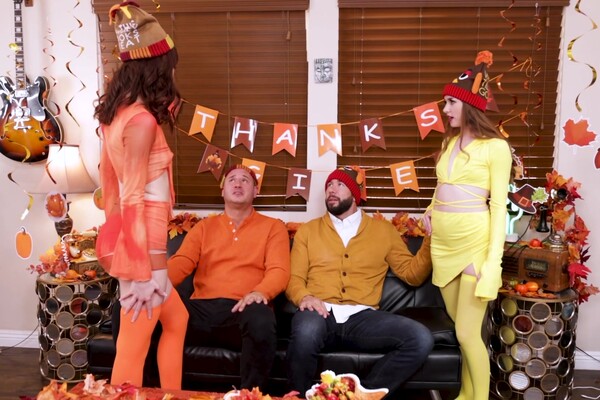 'Orgy'-Szene aus Ava Davis & Myra Glasford - How To Plan An Orgy 4