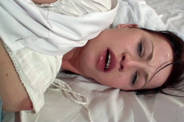 'Zimmermädchen'-Szene aus Emma Diamond - Real Life Stories