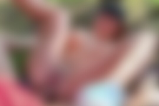 'Wald'-Szene aus Scharfe Anhalterin im Wald mit mächtig Holz versorgt