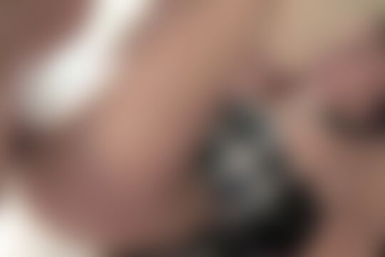 'Augenbinde'-Szene aus Brünettes Schulmädchen mit Augenbinde anständig durchgenommen