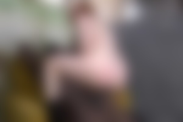 'Femdom'-Szene aus Kaira Love - Wicked Women Wanked Men