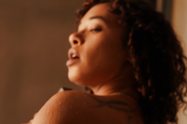 'Spa'-Szene aus Tahlia Lane - Sensual Relief