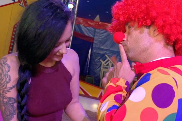 'Clown'-Szene aus Lilly Fox - Deutsche Sex Stars 32