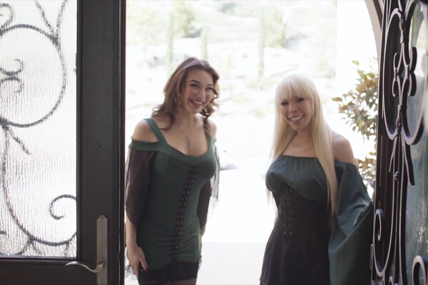 'Chef'-Szene aus Brittney Kade, Coco Lovelock & Emma Rose - TS Icons 2