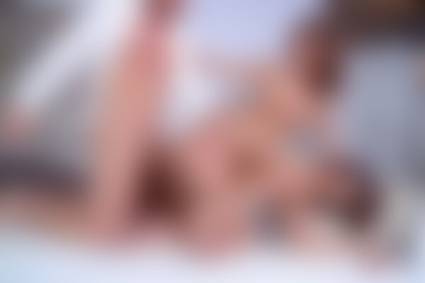 'Twins'-Szene aus Kitty Fox & Nikki Fox - Beauty Contest