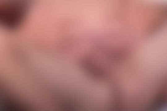 'Strand'-Szene aus Paris Pink - Auf Malle aufgerissen - gespannert