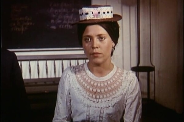 'Schwanger'-Szene aus Sie bearbeitet seinen Schwanz beim Abendessen