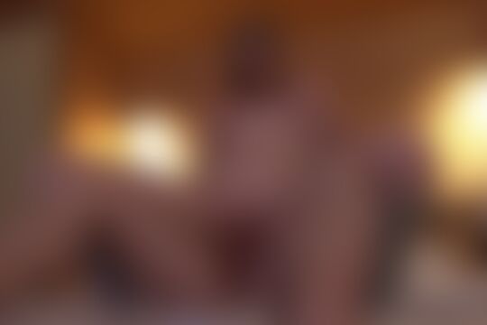 'Nackt in der Öffentlichkeit'-Szene aus Ski Holidays With My Mother (Made In France) Szene 1