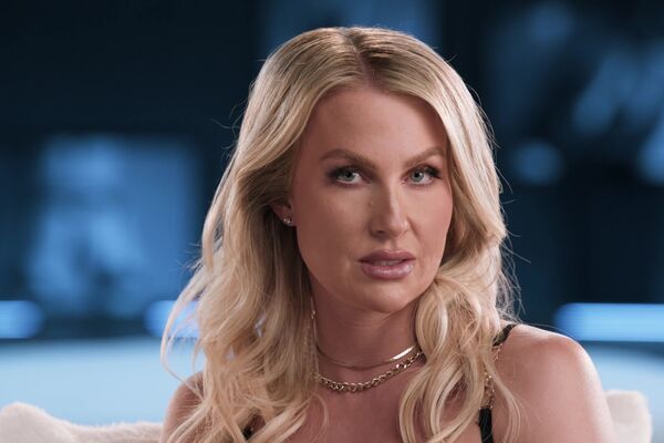 'Hotwife'-Szene aus Andi Avalon - Shared Fantasies