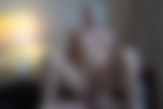 'Nackt in der Öffentlichkeit'-Szene aus Alissa Noir, Leah Obscure & Mira Grey - Lara Cumkitten: Die Netzkatze