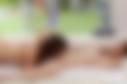 'Foursome'-Szene aus Jade Nile & Penny Pax - Mom’s Magic Massage