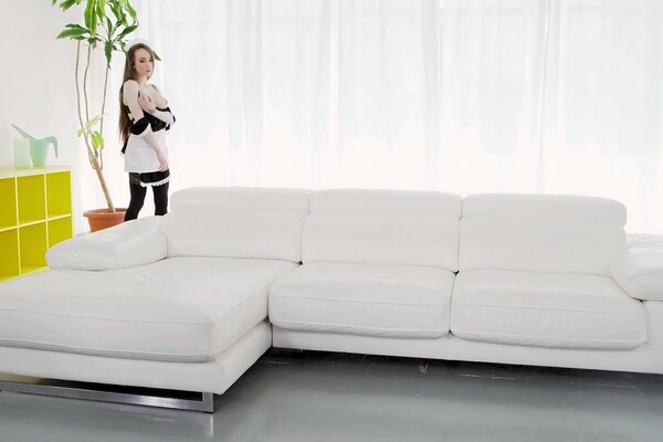 'Zimmermädchen'-Szene aus Zimmermädchen wird von Riesenschwanz gefickt