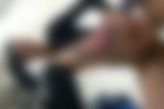 'Chef'-Szene aus Cassy Young von älterem Mechaniker geil in den tätowierten Arsch gefickt