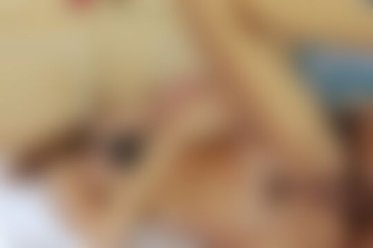 'Schönheit'-Szene aus Sexy brünette Schönheit bekommt ihre blonde transsexuelle Morgenlatte