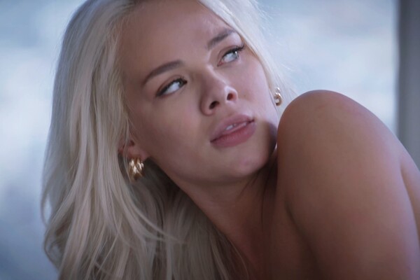 'Jeans'-Szene aus Elsa Jean - Icons 6