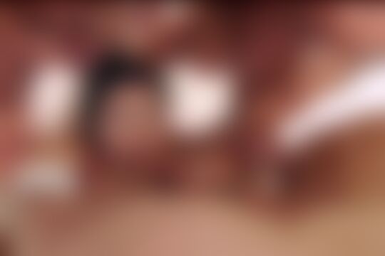 'Blowbang'-Szene aus Die heiße brünette Melissa Moore genießt ihren ersten Blowbang