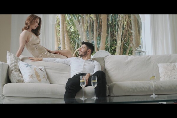 'Spring Break'-Szene aus Fanta Sie & Sata Jones - Sharing My Wife 3