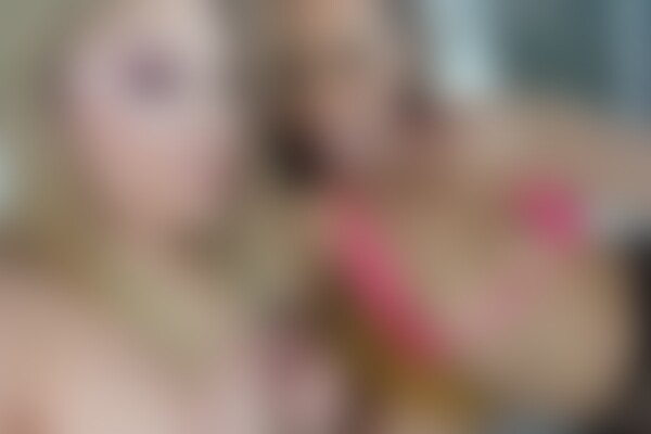 'Wet'-Szene aus Casey Kisses & Kylie Le Beau - Wet Trans Dream