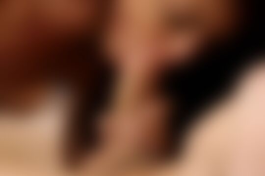 'Spiel'-Szene aus Zarte Veronica Rodriguez im intimen Spiel mit James Dee