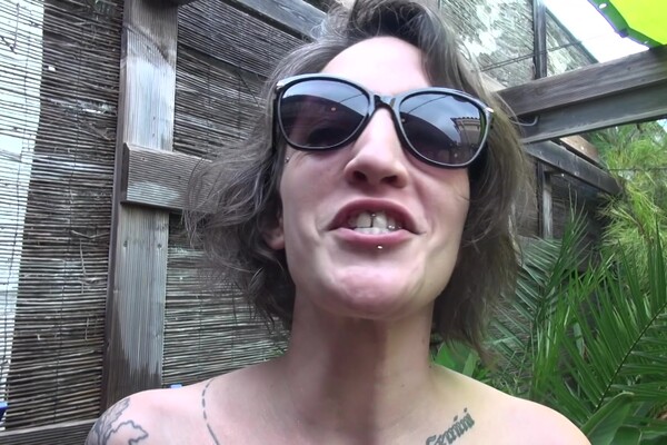 'Spring Break'-Szene aus Swinger-Club 51 (France Interdite) Szene 2