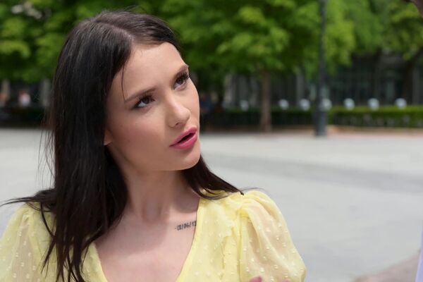 'Petite'-Szene aus Marfa Pushkin - Mighty Tighty Petites