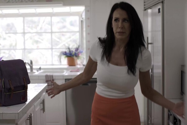 'Krankenschwester'-Szene aus Kimmy Kimm, Madi Collins & Reagan Foxx - On The Wrong Track