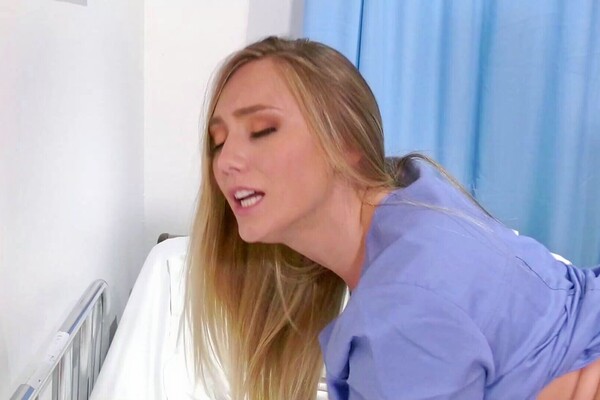 'Arzt'-Szene aus Aj Applegate - Trickery 2: The Doctor Is In