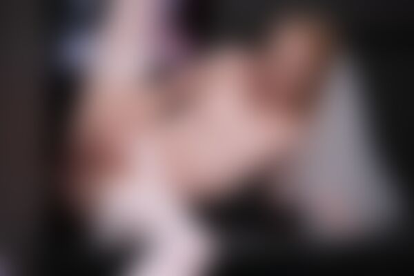 'Badezimmer'-Szene aus Reese Robbins - Interracial Gloryhole Initiations 37