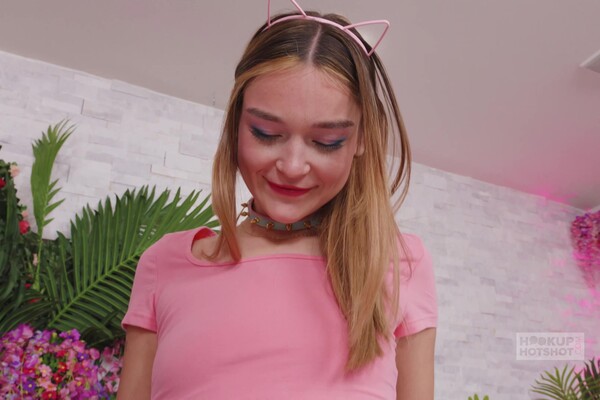 'Gaping'-Szene aus Della Cate - Hookup Hotshot: E-Girls 30