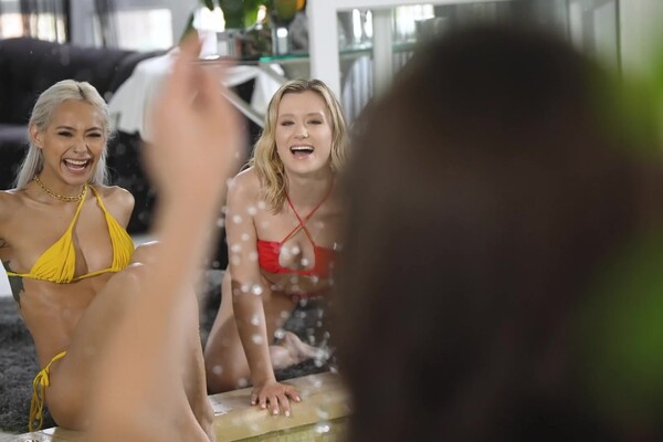 'Erotica'-Szene aus Leo Ahsoka & Veronica Leal - Ein Tag mit Lily Blossom