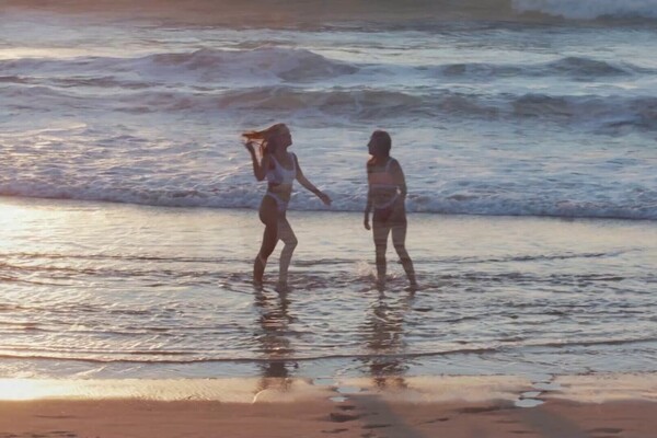 'Sex am Strand'-Szene aus Alexis Crystal & Eveline Dellai - Die magische Zahl 2