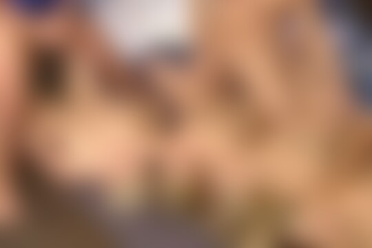 'Überraschung'-Szene aus Geiles Gruppentreiben mit zwei dicken Bauernprügeln