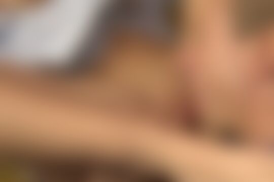 'Farm'-Szene aus Die heiße Lena genießt zwei geile Bauernschwänze