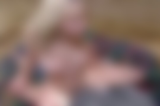 'Überraschung'-Szene aus Geile blonde Bauerntochter im Heu abgefickt