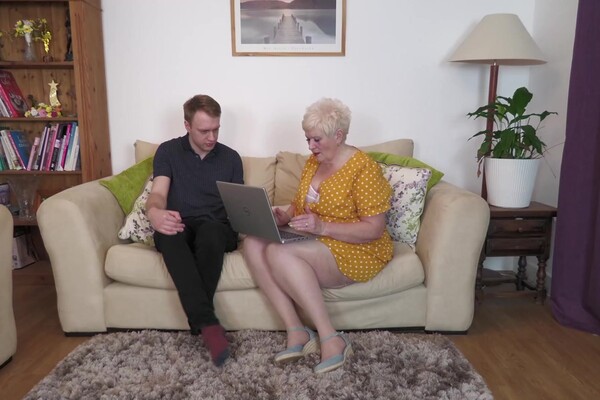 'Chef'-Szene aus My Grandma And Her Boy Toy 4 (Mature XXX) Szene 2