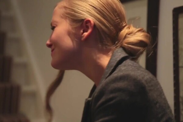 'Model'-Szene aus Sicilia - Mitbewohnerinnen