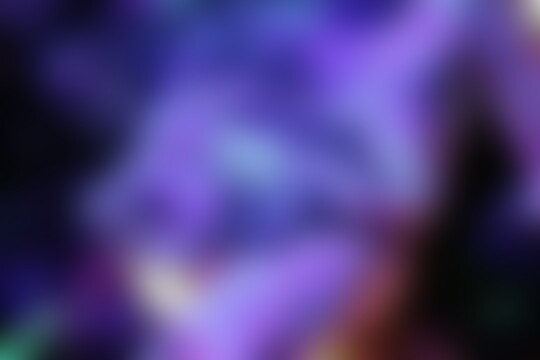 'Foursome'-Szene aus Krasser lesbischer Vierer Im Dunkeln mit leuchtender Körperfarbe und Pussigelecke