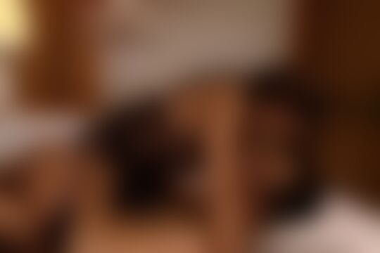 'Ehefrau'-Szene aus Vernachlässigte junge Ehefrau braucht frischen harten Schwanz