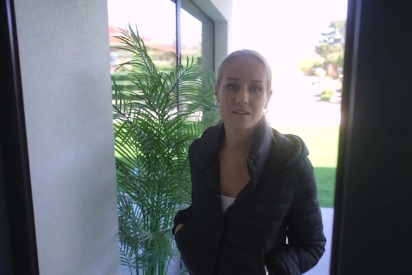 'Natürlich'-Szene aus Simon Kitty - POV-Compilation: Große natürliche Brüste