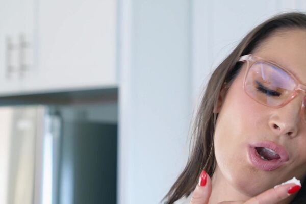 'Schwanger'-Szene aus Katrina Colt - My Stepmom Wants A Creampie