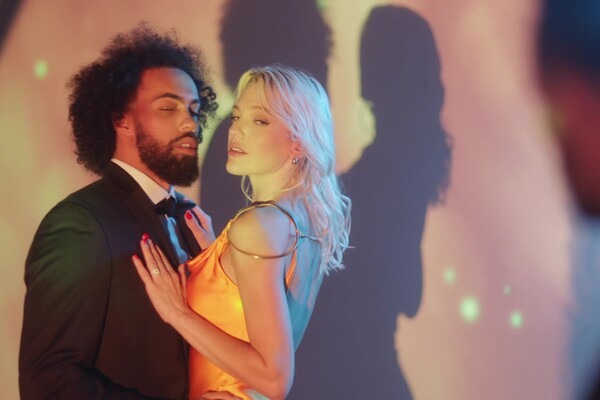 'Unterwerfung'-Szene aus Kenna James - Blonde Label 4