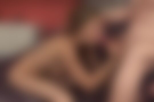 'Zuhause'-Szene aus Ü40 MILFS Hausfrauen allein Zuhaus! (GMV) Szene 2