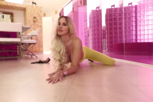 'Pantyhose'-Szene aus Elisa Bethann - Angels In Pantyhose 4